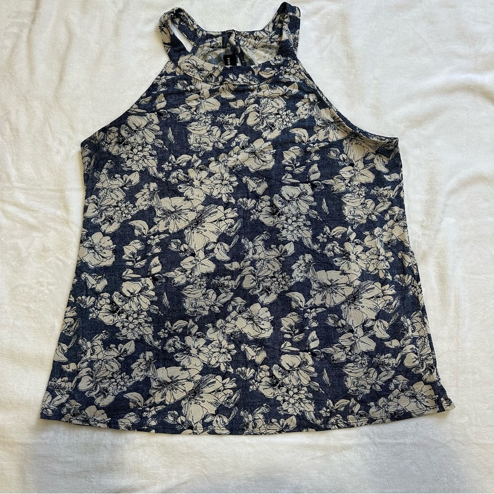 Fortune+Ivy‎ Floral Print Halter Top - Blue and White size L